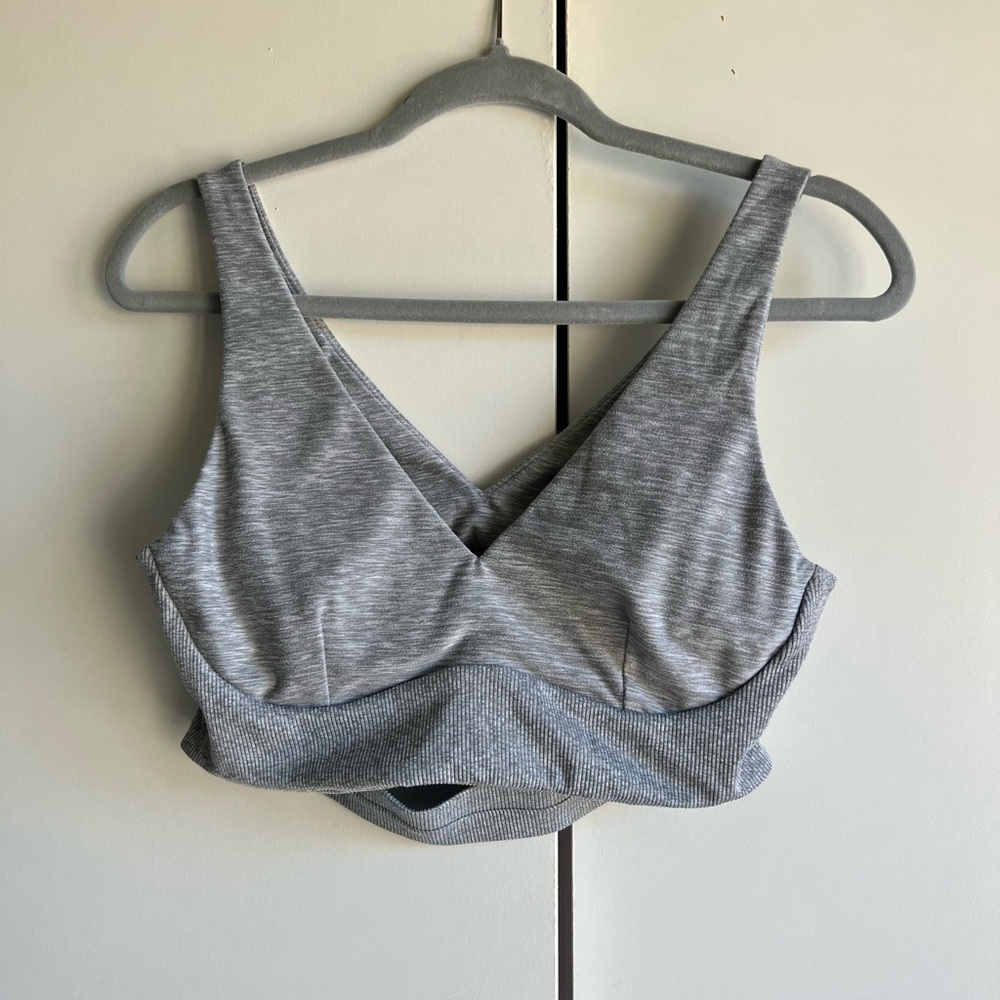 🌟VICTORIA'S SECRET GRAY SPORTS BRA🌟